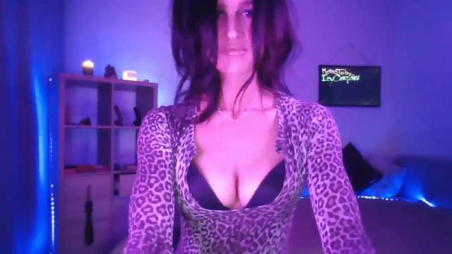 Gallery image thumbnail from DakotaCox's myfreecams stream on, 02/27/2024, 03:30 image 18 of 20