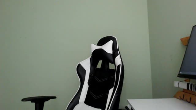 Gallery image thumbnail from Danu_'s myfreecams stream on, 05/03/2023, 12:57 image 5 of 20