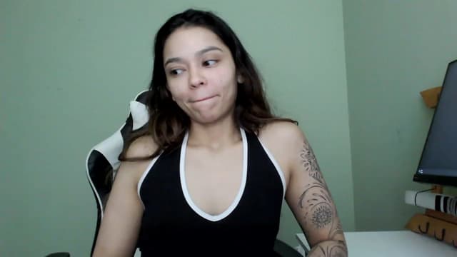 Gallery image thumbnail from Danu_'s myfreecams stream on, 05/03/2023, 12:57 image 18 of 20