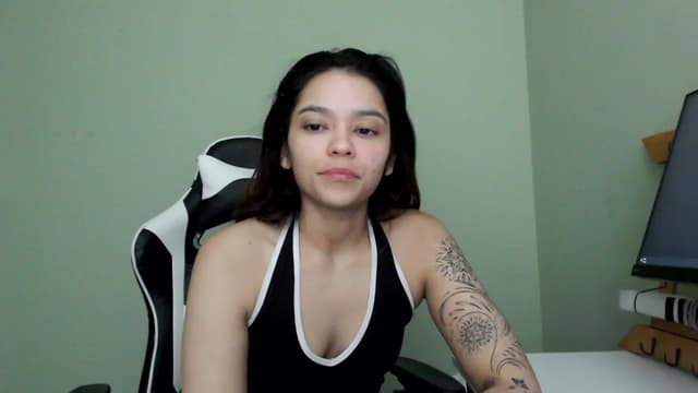 Gallery image thumbnail from Danu_'s myfreecams stream on, 05/03/2023, 12:57 image 7 of 20
