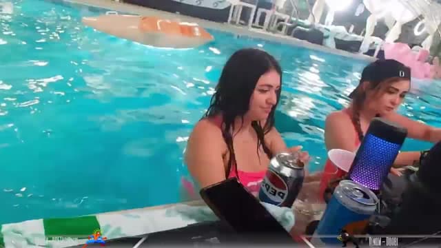 Gallery image thumbnail from Dashy's myfreecams stream on, 05/23/2024, 08:02 image 8 of 20