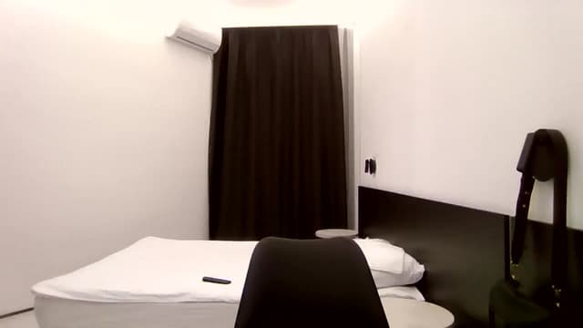 Gallery image thumbnail from Desal's myfreecams stream on, 05/24/2025, 21:43 image 12 of 20