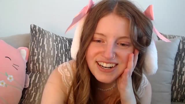 Gallery image thumbnail from Effie's myfreecams stream on, 04/21/2025, 24:22 image 20 of 20
