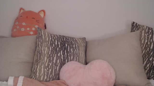 Gallery image thumbnail from Effie's myfreecams stream on, 04/28/2025, 09:33 image 3 of 20