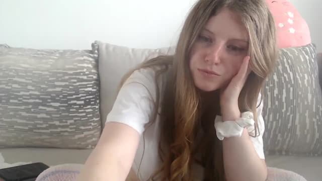 Gallery image thumbnail from Effie's myfreecams stream on, 05/18/2025, 01:15 image 17 of 20
