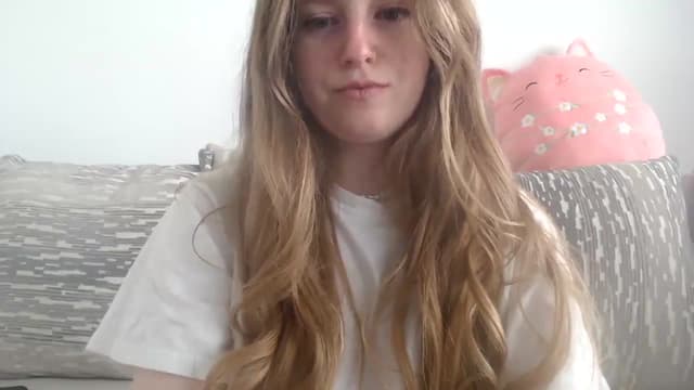 Gallery image thumbnail from Effie's myfreecams stream on, 05/18/2025, 01:15 image 15 of 20