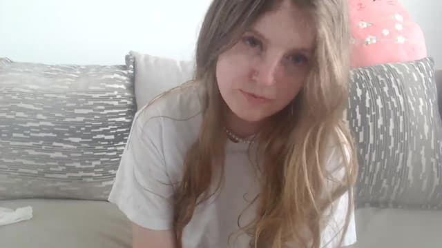 Gallery image thumbnail from Effie's myfreecams stream on, 05/18/2025, 01:15 image 5 of 20