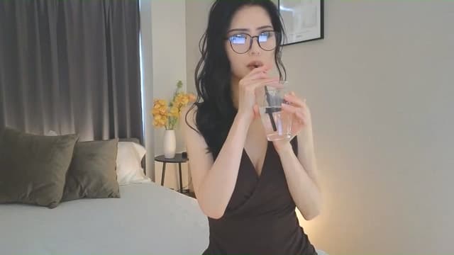 Gallery image thumbnail from Eleah's myfreecams stream on, 05/25/2025, 07:07 image 14 of 20