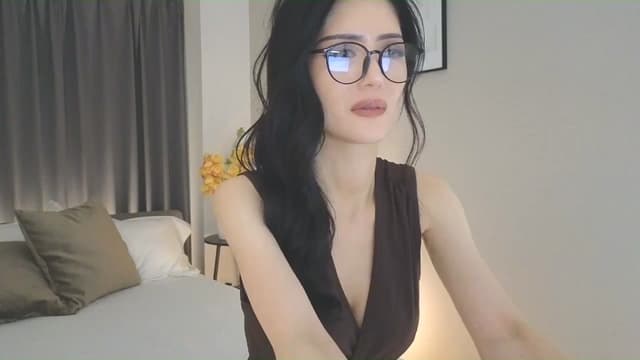 Gallery image thumbnail from Eleah's myfreecams stream on, 05/25/2025, 12:39 image 16 of 20