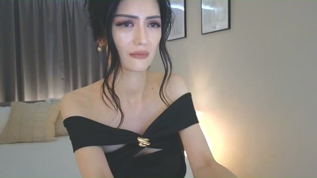 Gallery image thumbnail from Eleah's myfreecams stream on, 06/15/2025, 04:42 image 4 of 20