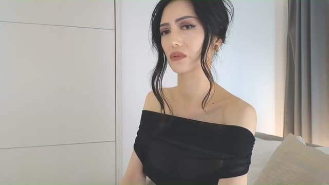 Gallery image thumbnail from Eleah's myfreecams stream on, 08/03/2025, 11:38 image 8 of 20