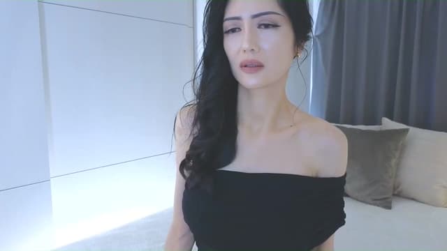 Gallery image thumbnail from Eleah's myfreecams stream on, 03/08/2026, 04:33 image 7 of 20