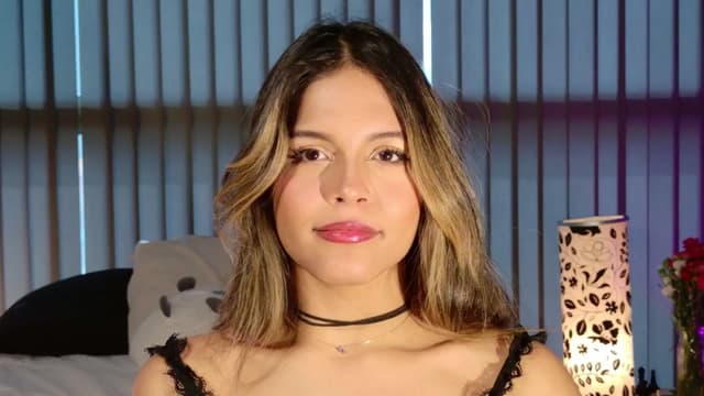 Gallery image thumbnail from Elyse's myfreecams stream on, 03/15/2026, 14:53 image 8 of 20