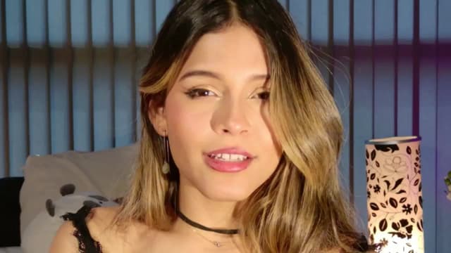 Gallery image thumbnail from Elyse's myfreecams stream on, 03/15/2026, 14:53 image 19 of 20
