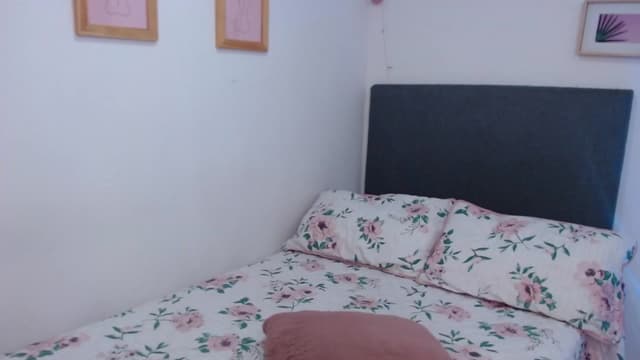 Gallery image thumbnail from Elzee's myfreecams stream on, 12/05/2022, 09:16 image 2 of 20