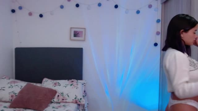 Gallery image thumbnail from Elzee's myfreecams stream on, 12/07/2022, 07:47 image 5 of 20