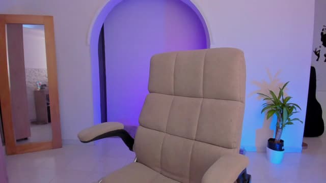 Gallery image thumbnail from Elzee's myfreecams stream on, 04/09/2023, 08:48 image 9 of 20