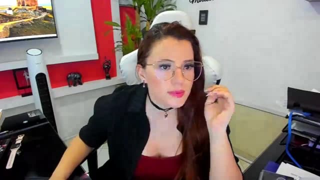 Gallery image thumbnail from Ema04's myfreecams stream on, 07/02/2025, 24:33 image 14 of 20
