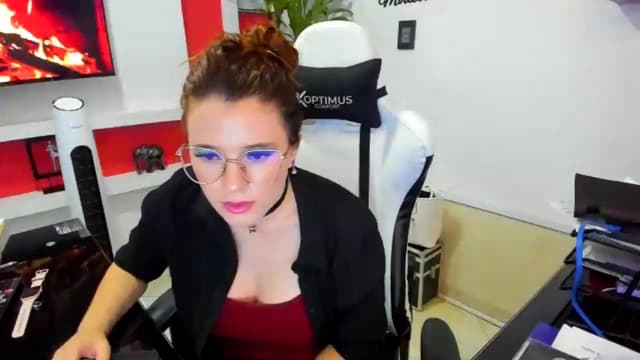 Gallery image thumbnail from Ema04's myfreecams stream on, 07/02/2025, 24:33 image 4 of 20