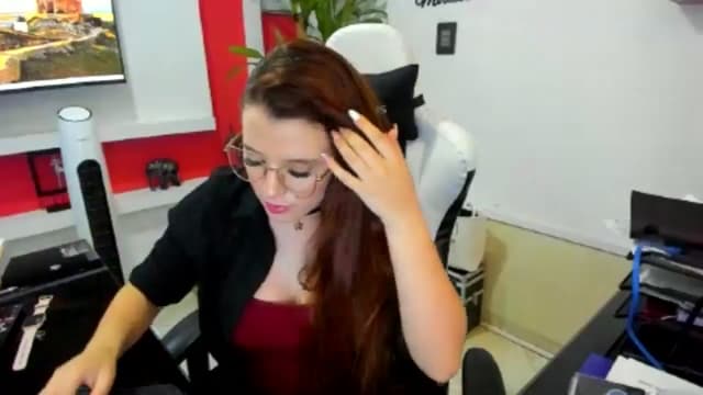 Gallery image thumbnail from Ema04's myfreecams stream on, 07/02/2025, 24:33 image 11 of 20