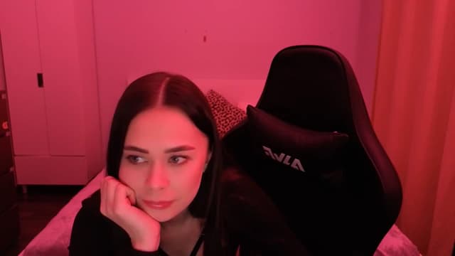 Gallery image thumbnail from Emili's myfreecams stream on, 02/16/2026, 19:44 image 18 of 20
