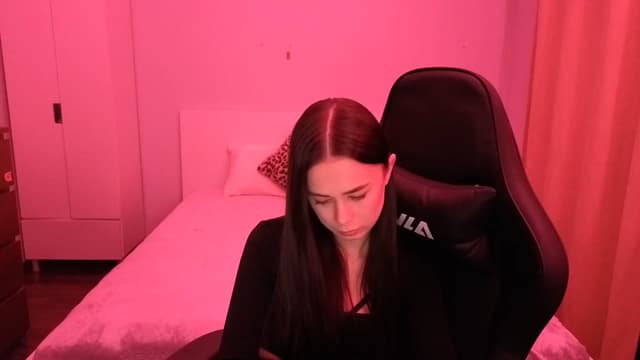 Gallery image thumbnail from Emili's myfreecams stream on, 02/16/2026, 19:44 image 14 of 20