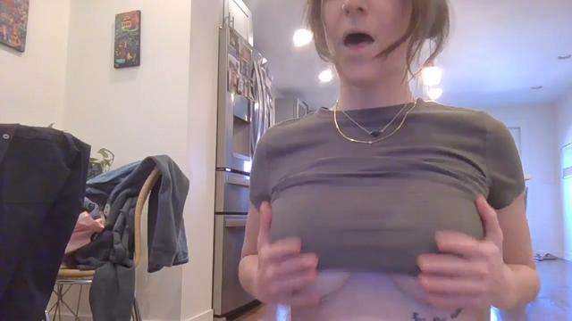 Gallery image thumbnail from EmmalineLime's myfreecams stream on, 04/25/2024, 20:23 image 4 of 20