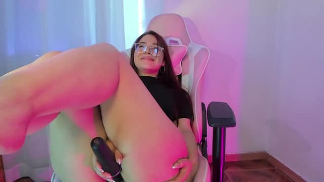 Gallery image thumbnail from Emoon's myfreecams stream on, 01/28/2025, 18:13 image 17 of 20