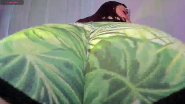 Gallery image thumbnail from Emoon's myfreecams stream on, 05/03/2025, 12:24 image 10 of 20