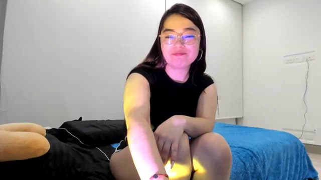 Gallery image thumbnail from Emoon's myfreecams stream on, 07/26/2026, 09:38 image 7 of 20