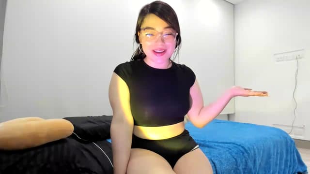 Gallery image thumbnail from Emoon's myfreecams stream on, 07/26/2026, 09:38 image 3 of 20