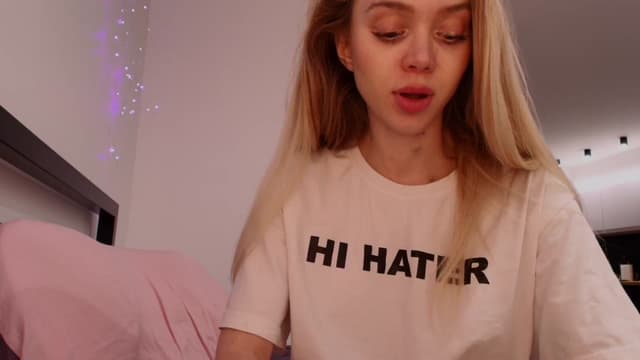 Gallery image thumbnail from Evali's myfreecams stream on, 04/05/2026, 19:11 image 13 of 20