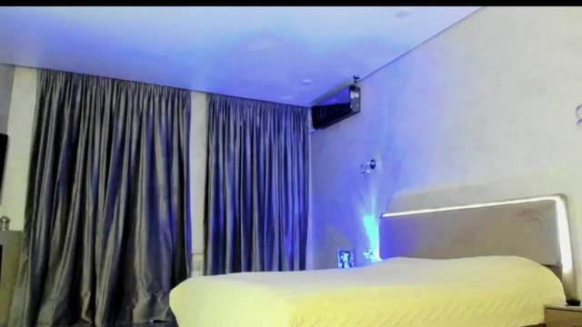 Gallery image thumbnail from FeelK's myfreecams stream on, 11/19/2024, 16:31 image 7 of 20
