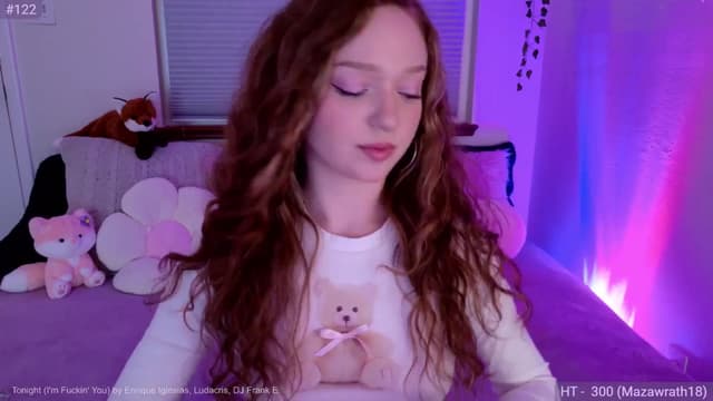 Gallery image thumbnail from Fiona's myfreecams stream on, 04/09/2024, 06:06 image 15 of 20