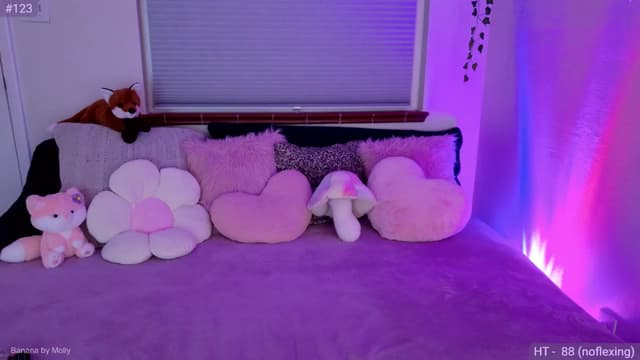 Gallery image thumbnail from Fiona's myfreecams stream on, 04/09/2024, 06:06 image 10 of 20
