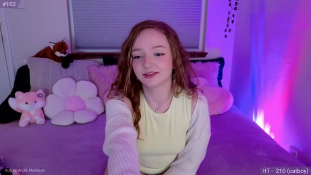 Gallery image thumbnail from Fiona's myfreecams stream on, 04/10/2024, 07:40 image 16 of 20