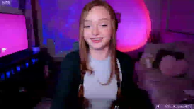 Gallery image thumbnail from Fiona's myfreecams stream on, 06/07/2024, 07:32 image 6 of 20