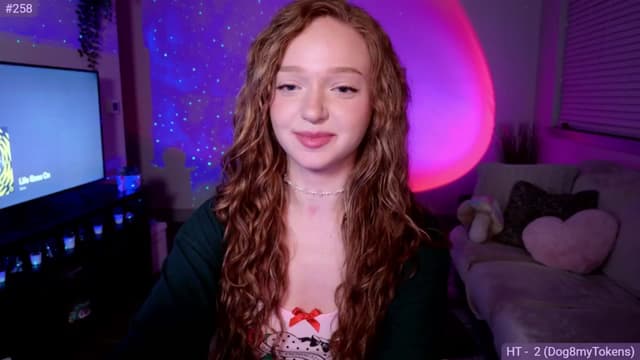 Gallery image thumbnail from Fiona's myfreecams stream on, 06/10/2024, 09:30 image 1 of 20