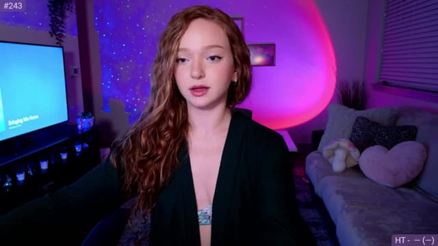 Gallery image thumbnail from Fiona's myfreecams stream on, 06/11/2024, 10:01 image 1 of 20