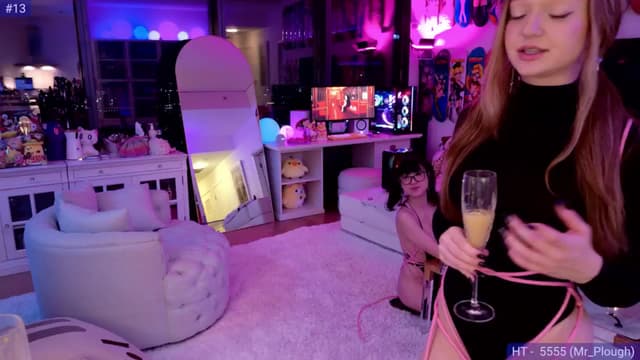 Gallery image thumbnail from Fiona's myfreecams stream on, 10/06/2024, 10:47 image 9 of 20