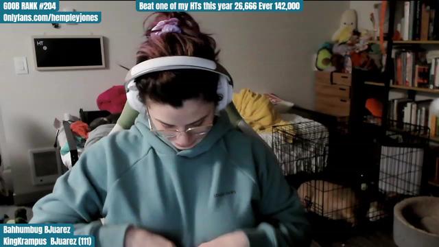 Gallery image thumbnail from Hempley's myfreecams stream on, 12/21/2023, 03:30 image 19 of 20