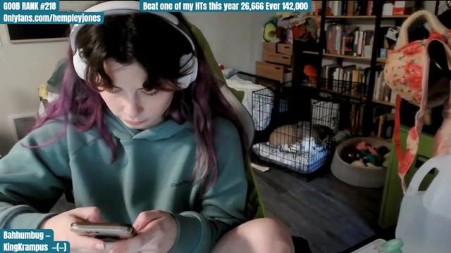 Gallery image thumbnail from Hempley's myfreecams stream on, 12/31/2023, 18:30 image 4 of 20