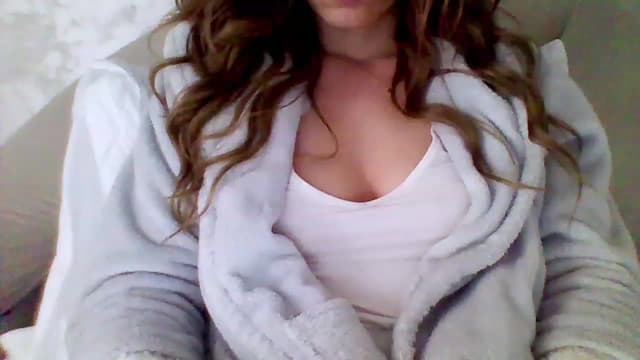 Gallery image thumbnail from Isa__'s myfreecams stream on, 03/05/2023, 13:52 image 8 of 20