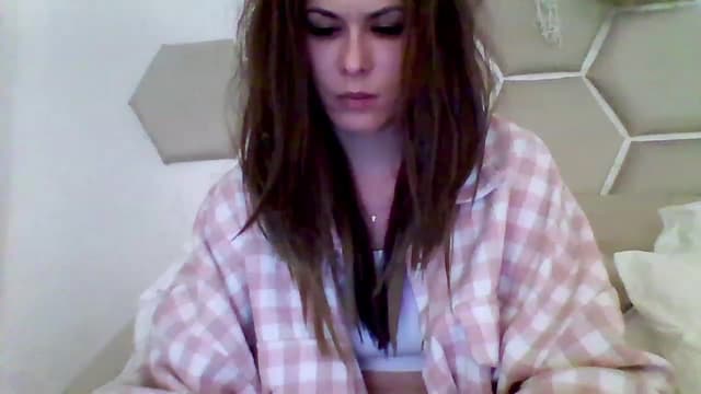Gallery image thumbnail from Isa__'s myfreecams stream on, 05/14/2023, 21:02 image 11 of 20