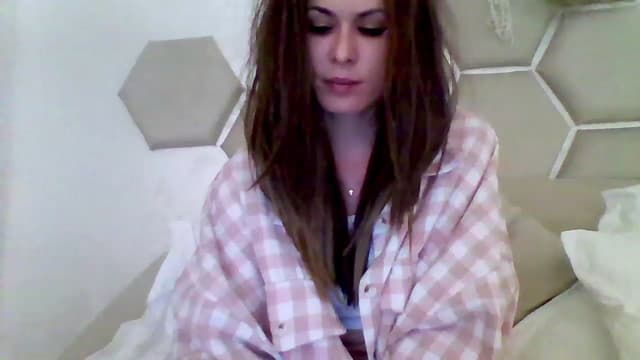 Gallery image thumbnail from Isa__'s myfreecams stream on, 05/14/2023, 21:02 image 4 of 20