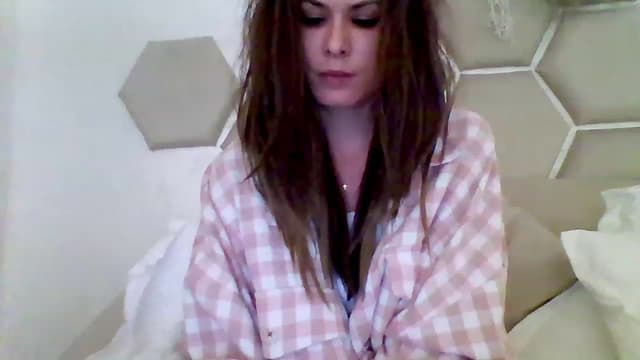Gallery image thumbnail from Isa__'s myfreecams stream on, 05/14/2023, 21:02 image 7 of 20