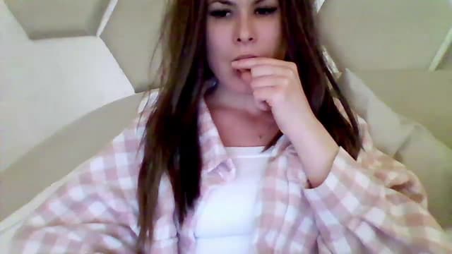 Gallery image thumbnail from Isa__'s myfreecams stream on, 05/14/2023, 21:41 image 4 of 20