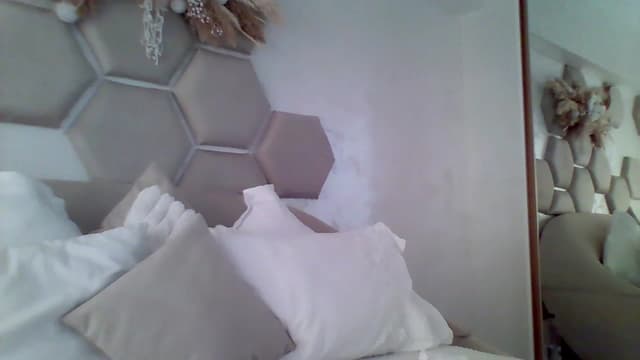 Gallery image thumbnail from Isa__'s myfreecams stream on, 06/14/2023, 16:51 image 12 of 20