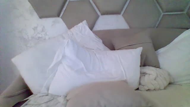 Gallery image thumbnail from Isa__'s myfreecams stream on, 06/23/2023, 07:47 image 12 of 20