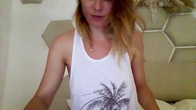 Gallery image thumbnail from Isa__'s myfreecams stream on, 08/14/2023, 23:19 image 5 of 20
